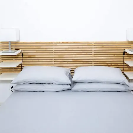 Isaia - 10 Minutes From Piazza Maggiore