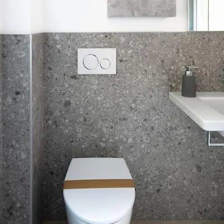 Isaia - 10 Minutes From Piazza Maggiore Apartment Bologna