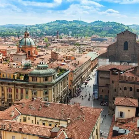 Isaia - 10 Minutes From Piazza Maggiore Apartment